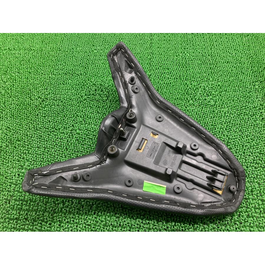 トゥオーノV4R タンデムシート アプリリア 純正 中古 バイク 部品