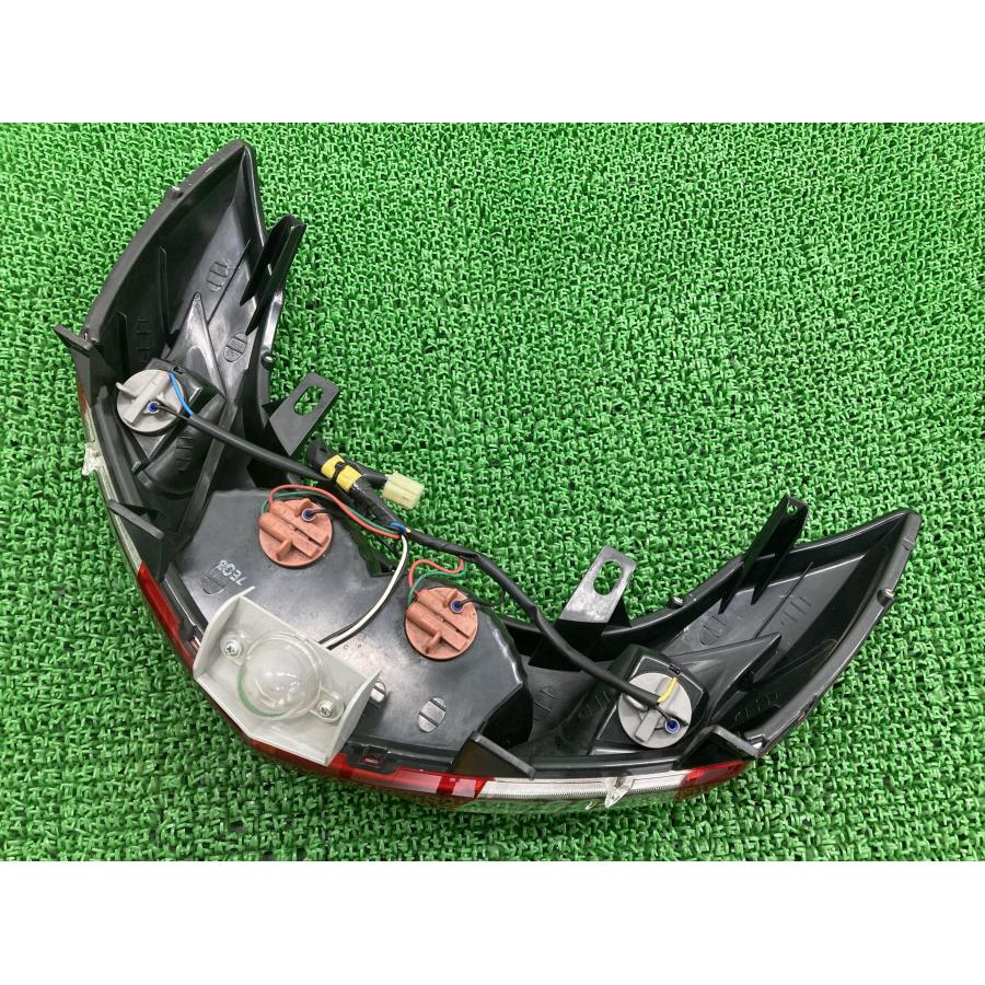 ヤマハ YAMAHAマジェスティ250 SG20J 社外テールランプ 新品未使用 マジェスティ250 SG20J-001xxx の テールランプ *1599789507 中古