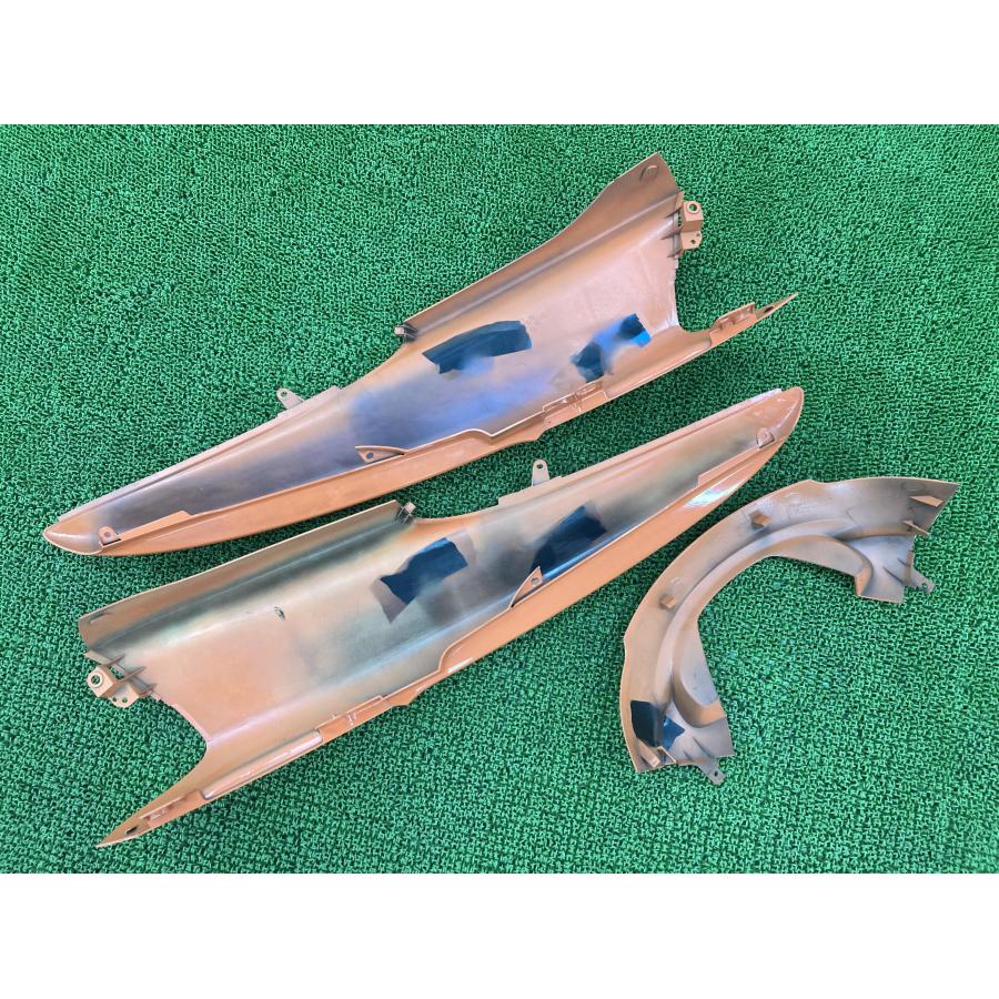 マジェc（SG03J）テールカウル③（塗装用）　オレンジ。 ヤマハ発動機 マジェスティ シートカウル オレンジ 5GM ヤマハ 純正