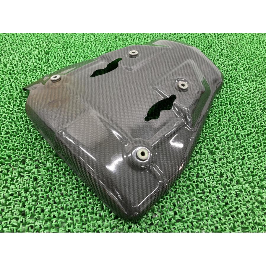ZX-6R マフラーヒートガード ZX636C-016*** 社外 2005年式外し ZX636C サイレンサーカバー カーボン 割れ欠け無し 品薄 【中古】 8 ZX-6R マフラーヒートガード ZX636C-016*** 社外 中古 バイク 部品