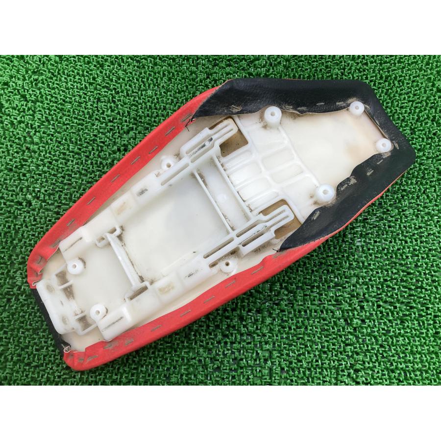 ホンダ（HONDA） CRF50 シート 純正 中古 バイク 部品 AE03 安心の 