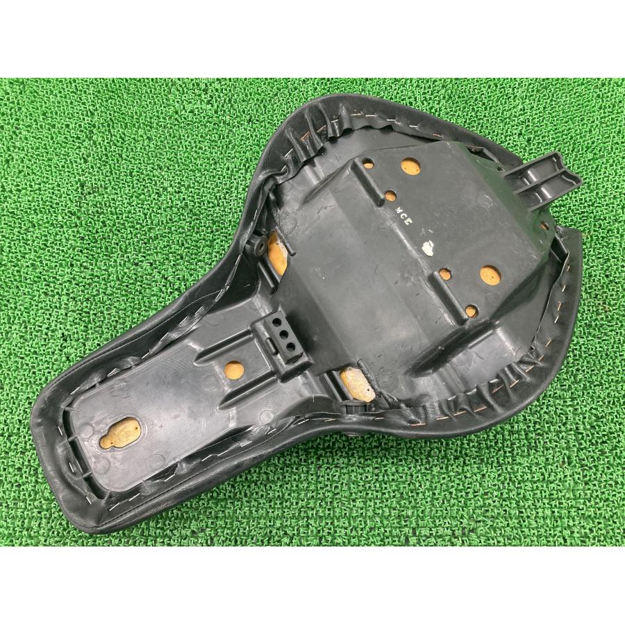 シャドウスラッシャー400 シート MCL ホンダ 純正 バイク 部品 NC40 修復素材や張り替えベースに 品薄 希少品 【中古】 36 ホンダ（HONDA） シャドウスラッシャー400 シート MCL 純正 中古
