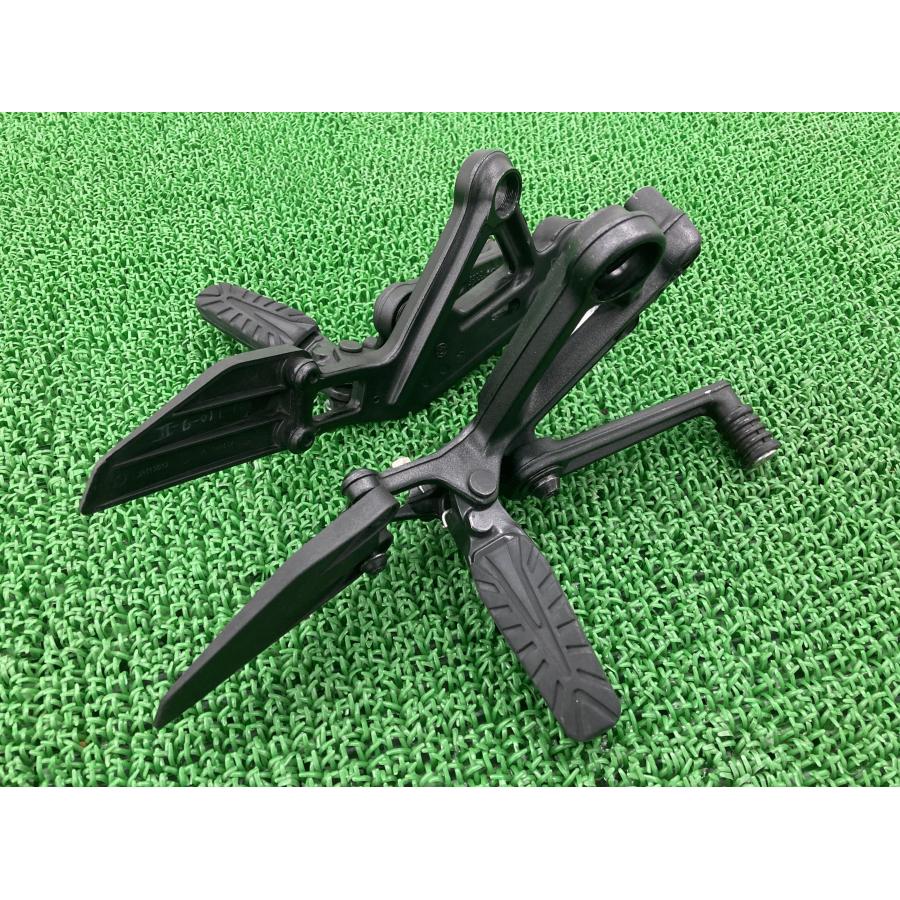 390デューク ステップ 左右 JP113013 VBKJPJ400KC246*** KTM 純正 2019年式外し ブレーキペダル シフトペダル ペグ 【中古】 91 390デューク ステップ 左右 JP113013 VBKJPJ400KC246*** KTM 純正 中古