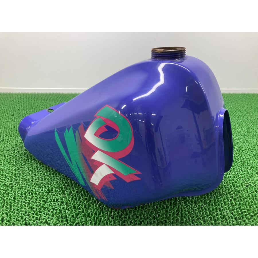 ヤマハ発動機 DT50 タンク 紫 ヤマハ 純正 中古 バイク 部品 17W