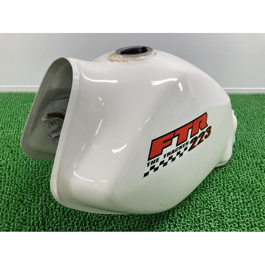 FTR223 タンク 白 ホンダ 純正 中古 バイク 部品 MC34 ノーマル 