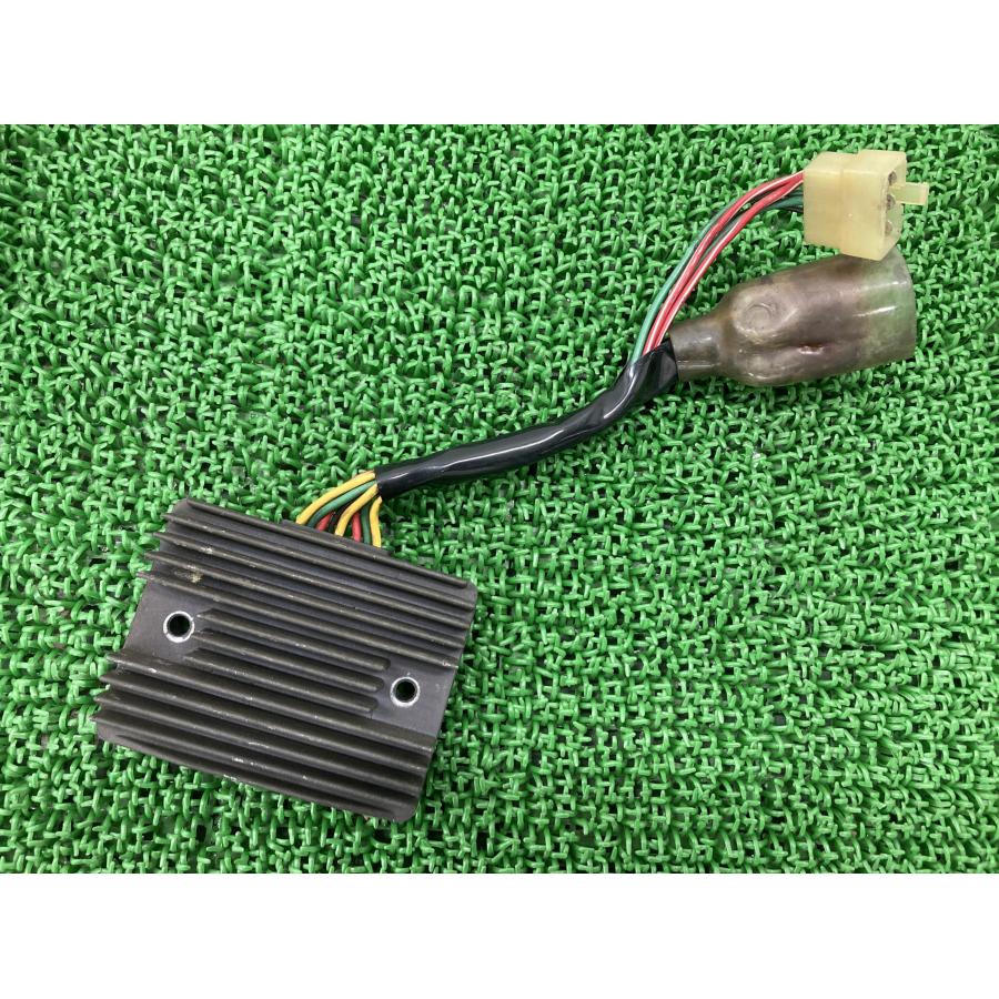 VFR800 レギュレター ホンダ 純正 バイク 部品 RC46 レクチファイヤー レギュレター 品薄 車検 Genuine 【中古】 39 ホンダ（HONDA） VFR800 レギュレター 純正 中古 バイク 部品 RC46