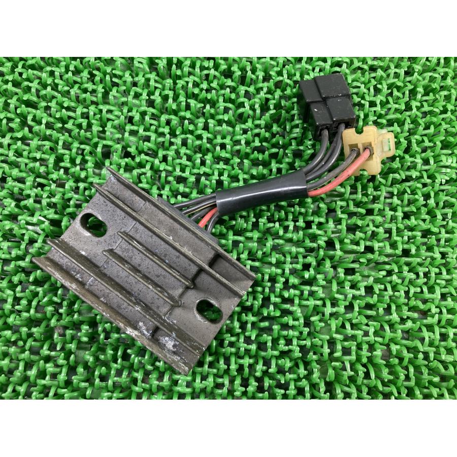 グラストラッカー レギュレター スズキ 純正 中古 バイク 部品 NJ47A 29B SH572A-12 レクチファイアー レギュレーター 車検 Genuine 41 スズキ（SUZUKI） グラストラッカー レギュレター 純正 中古 バイク