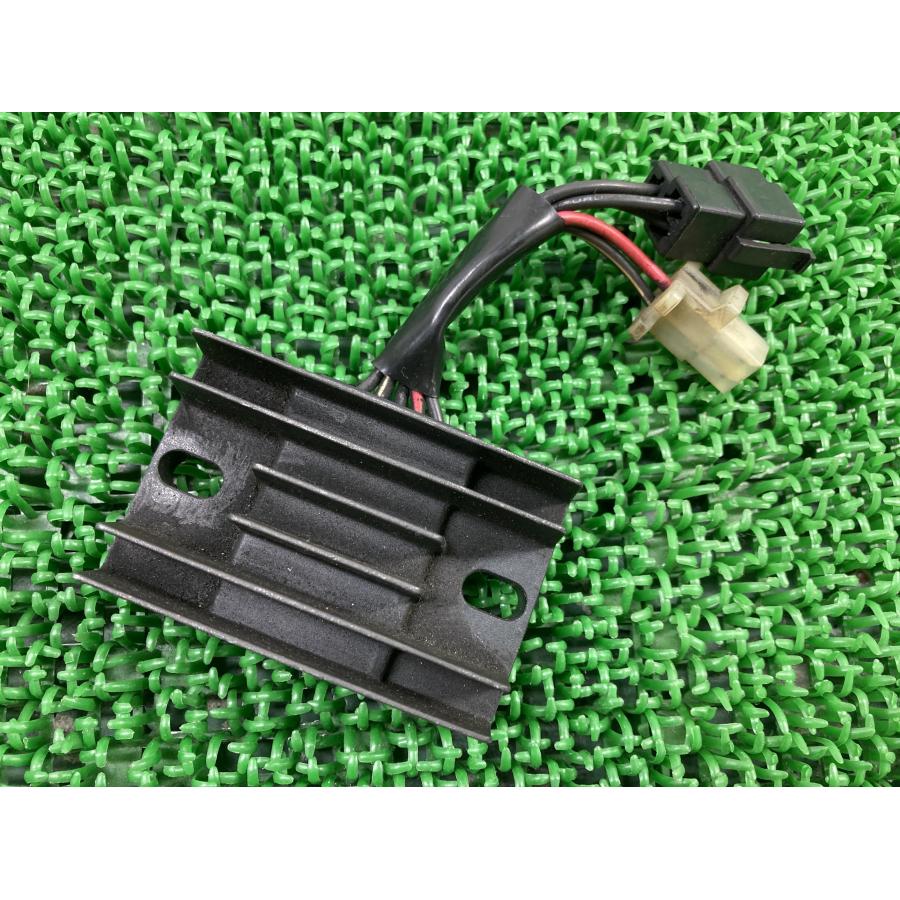 グラストラッカー レギュレター スズキ 純正 中古 バイク 部品 NJ47A 29B SH572A-12 レギュレーター レクチファイアー ST250 車検 Genuine 37 スズキ（SUZUKI） グラストラッカー レギュレター 純正 中古 バイク