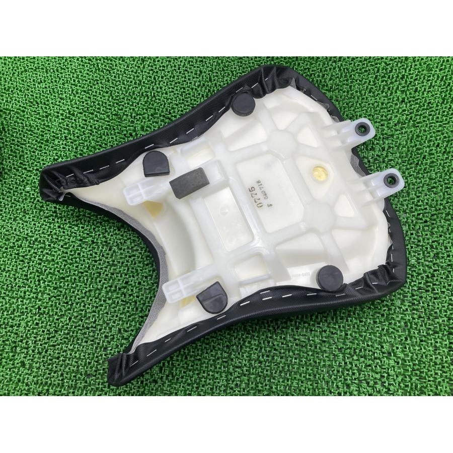 NINJA1000 フロントシート 53066-0400 カワサキ 純正 中古 バイク 部品 ZX1000L ニンジャ メインシート 美品 車検 Genuine 85 カワサキ（Kawasaki） NINJA1000 フロントシート 53066-0400 純正 中古