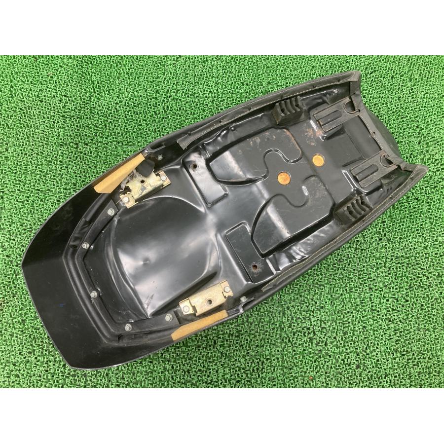 ヤマハ発動機 SR400 シート ヤマハ 純正 中古 バイク 部品 1JR ヤマハ発動機 SR400 シート ヤマハ 純正 中古 バイク 部品 1JR