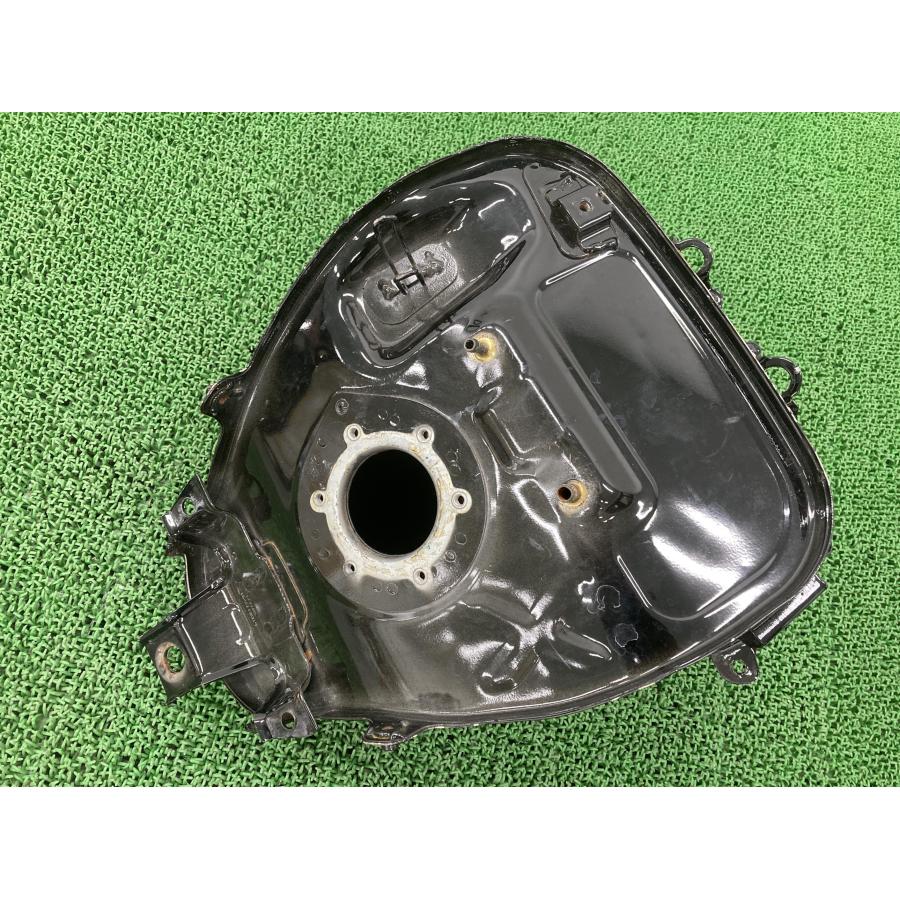 125デューク タンク 黒 KTM 純正 中古 バイク 部品 DUKE 200デューク 18年〜 ノーマルガソリンタンク フューエルタンク 車検 Genuine 72_2