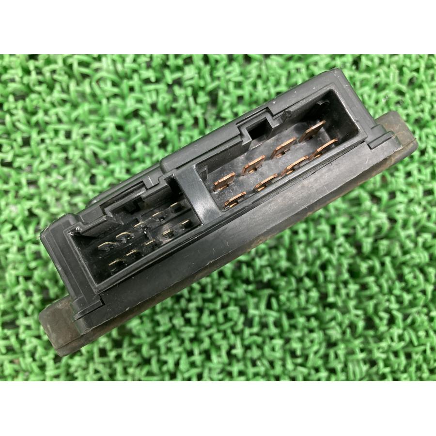 カワサキ ZRX400 ヒューズボックス 26021-1089 純正 中古 バイク カワサキ ZRX400 ヒューズボックス 26021-1089 純正 中古 バイク