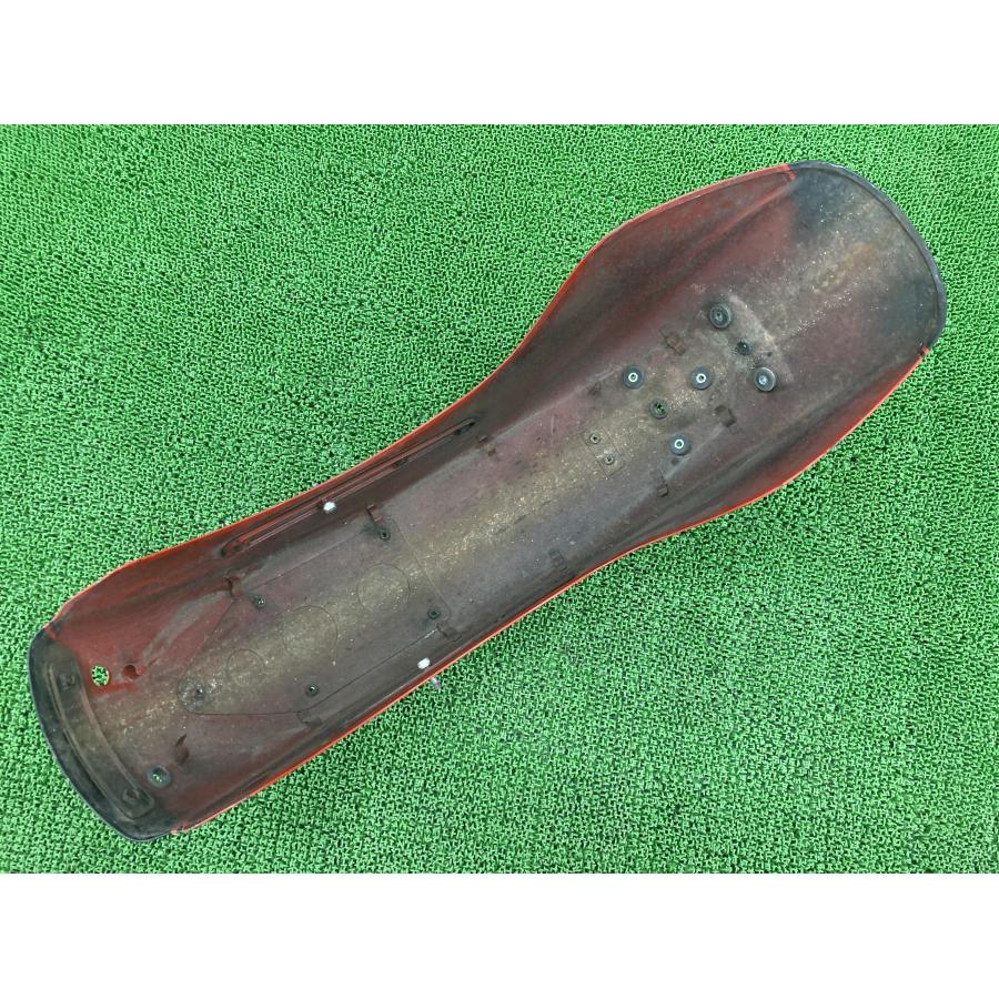 バルカン1500クラシック リアフェンダー 黒/赤 カワサキ 純正 バイク 部品 VNT50D コケキズ無し 品薄 希少品 車検 Genuine 【中古】 6 カワサキ（Kawasaki） バルカン1500クラシック リアフェンダー 黒/赤