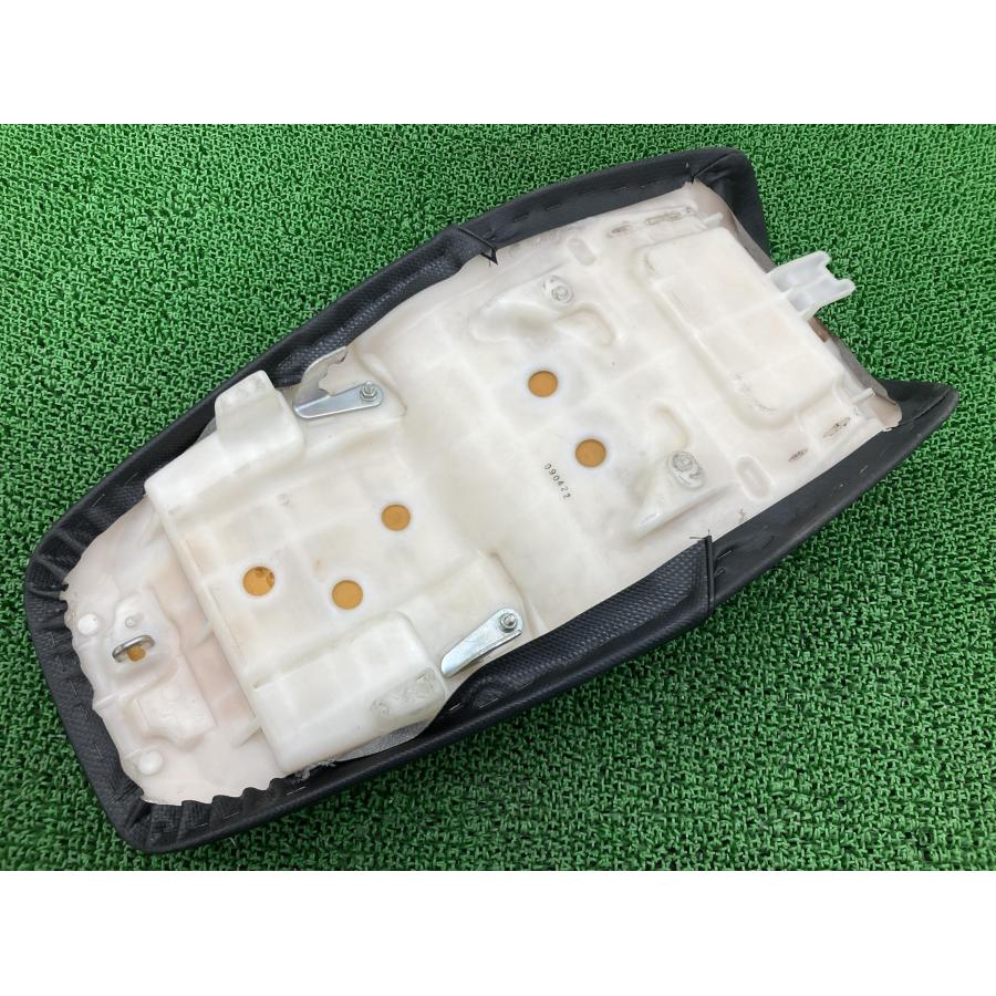 ホンダ CB400SF シート MCE 純正 中古 バイク 部品 NC39 NC42 ホンダ CB400SF シート MCE 純正 中古 バイク 部品 NC39 NC42