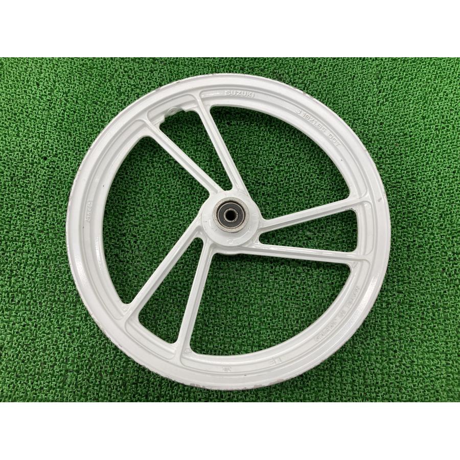スズキ（SUZUKI） RG50ガンマ リアホイール 白 純正 中古 バイク 部品