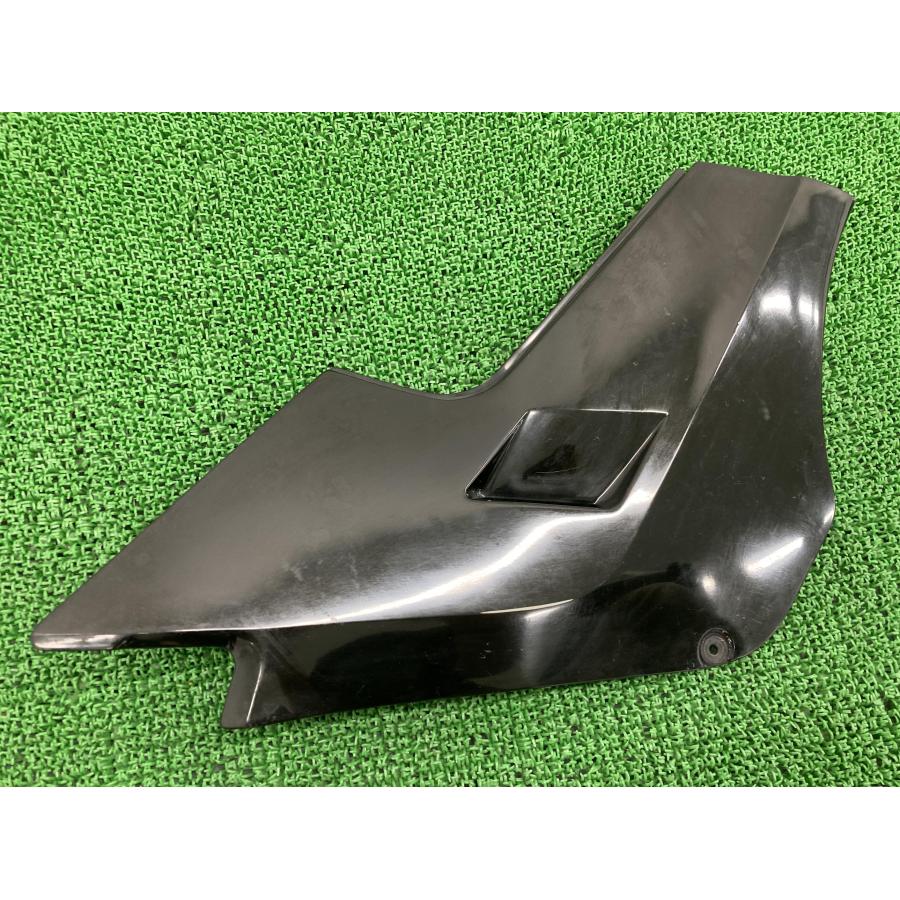 スズキ GSX-R400 サイドカバー 左 黒M 32B 純正 中古 バイク 部品 
