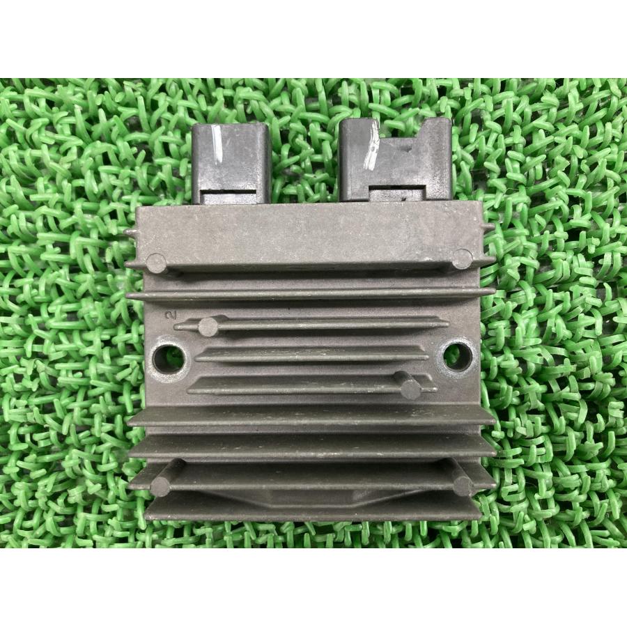 ホンダ（HONDA） CB400SF レギュレター 純正 中古 バイク 部品 NC42