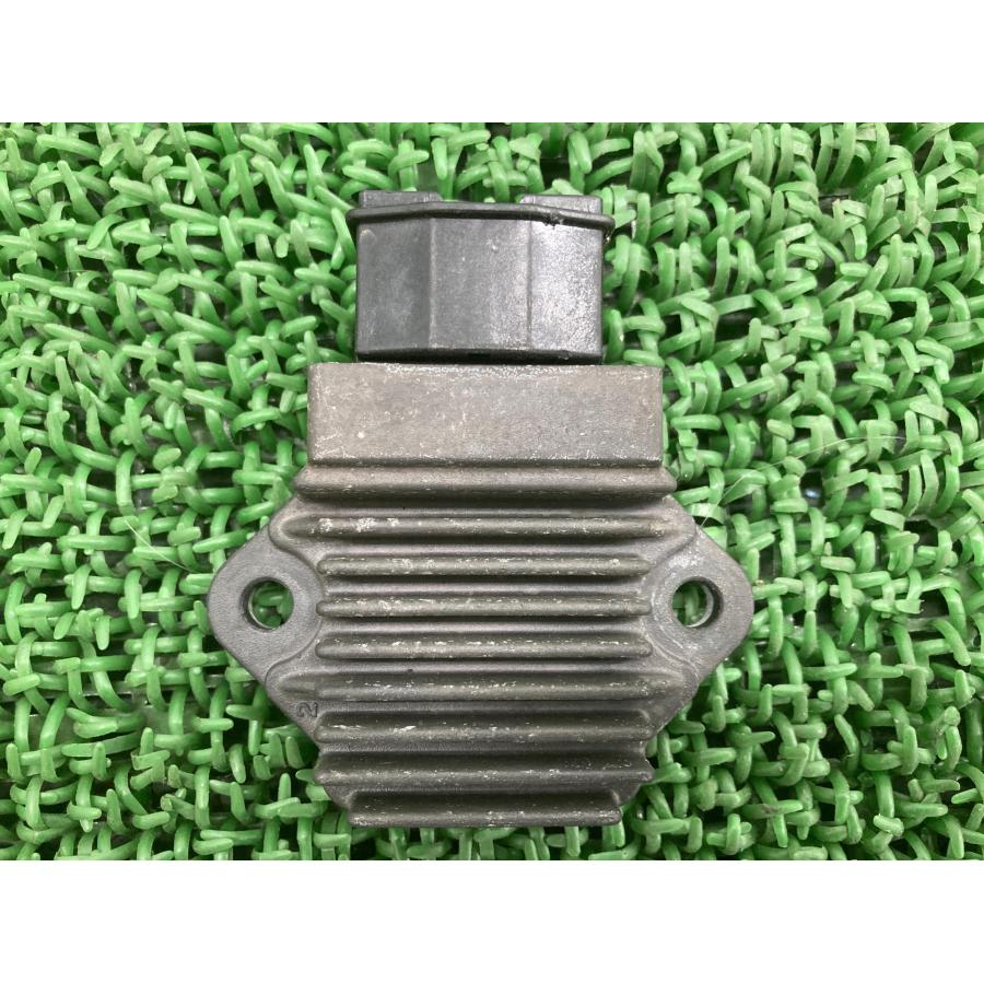 ホンダ（HONDA） CB400F レギュレター 純正 中古 バイク 部品 NC31