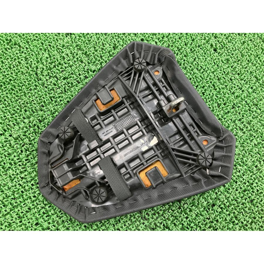 ホンダ（HONDA） CBR400R タンデムシート MJW 純正 中古 バイク 部品