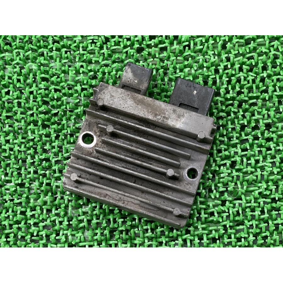 VTR250FI レギュレター ホンダ 純正 バイク 部品 MC33 レクチファイアー レギュレーター CB400SF 車検 Genuine 【中古】 13 ホンダ（HONDA） VTR250FI レギュレター 純正 中古 バイク 部品 MC33
