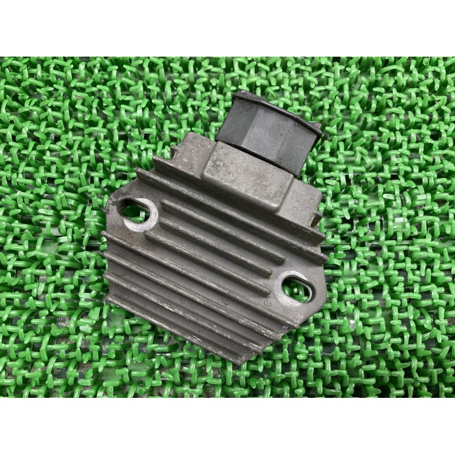 ホンダ（HONDA） CB400SF レギュレター 純正 中古 バイク 部品