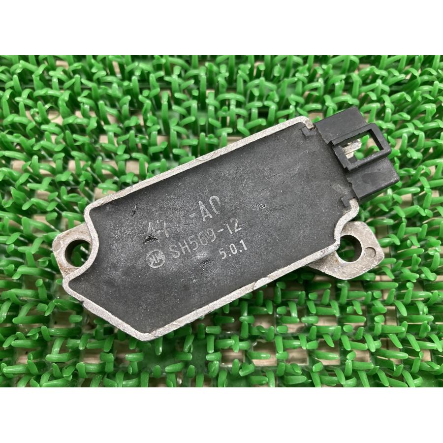 ヤマハ発動機 SRX400 レギュレター ヤマハ 純正 中古 バイク 部品 3VN