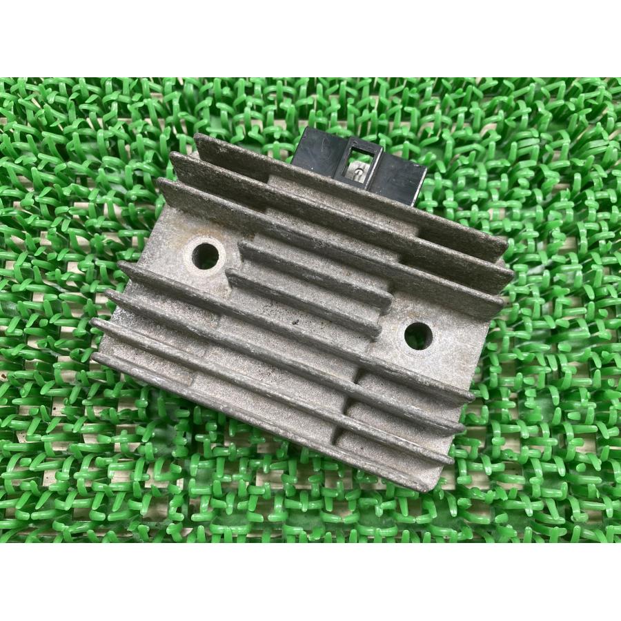 カワサキ（Kawasaki） GPZ400F レギュレター 純正 中古 バイク 部品