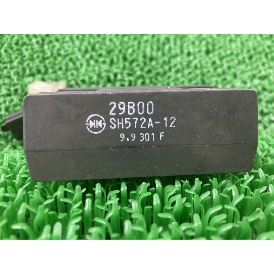 グラストラッカー レギュレター スズキ 純正 ボルティー ST250 レギュレーター レクチファイアー 29B SH572A-12 【中古】 90 スズキ（SUZUKI） グラストラッカー レギュレター 純正 中古 バイク