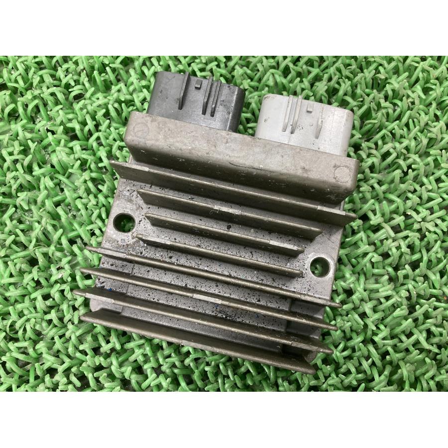 ホンダ（HONDA） CBR250RR レギュレター 純正 中古 バイク 部品 MC51