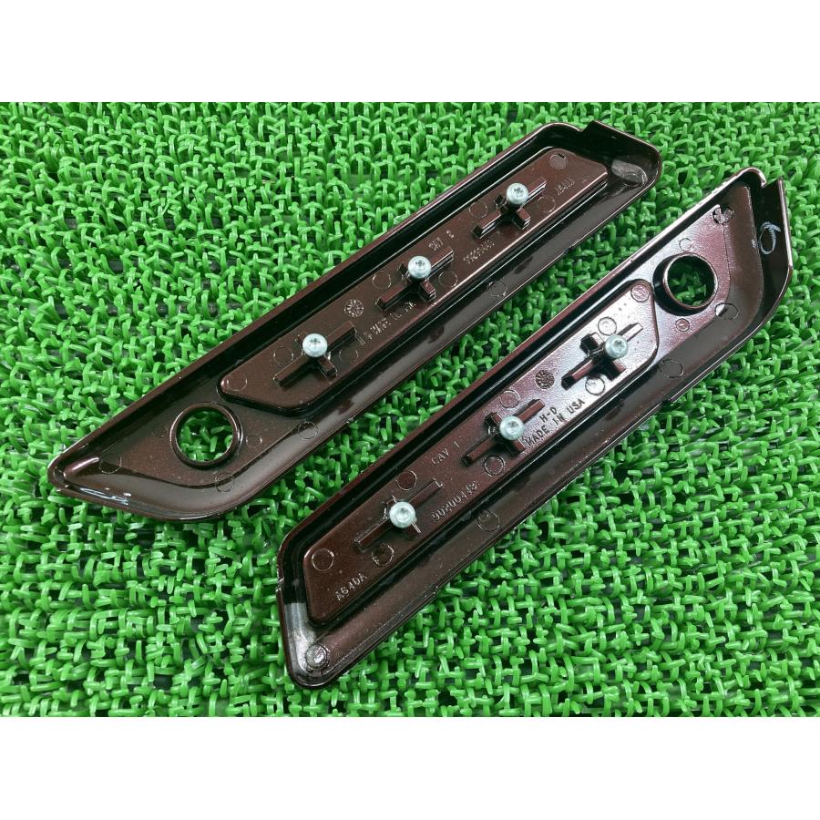 FLTRXS1750 サドルバッグラッチカバー 左右 茶M 90200448/90200449