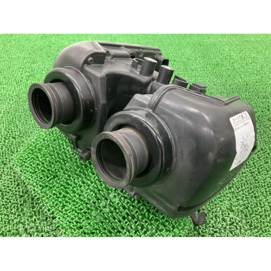 W400 エアクリーナーボックス A136 EJ400A-000*** カワサキ 純正 EJ400A 割れ欠け無し 品薄 希少品 インシュレーター 【中古】 37 カワサキ（Kawasaki） W400 エアクリーナーボックス A136 EJ400A-000
