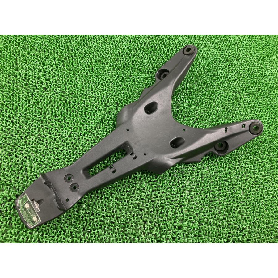 M821 リアフェンダー 561.1.320.1C ドゥカティ 純正 中古 バイク 部品