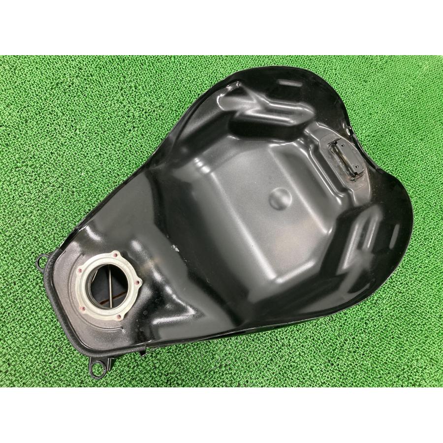 カワサキ Z900RS タンク 黒 純正 中古 バイク 部品 ZR900C カワサキ Z900RS タンク 黒 純正 中古 バイク 部品 ZR900C