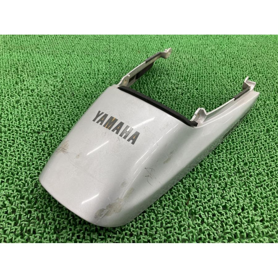 ヤマハ　SRX400/600  セル　カーボンFRP リアカウル　テールカウル ヤマハ発動機 SRX400 SRX600 テールカウル 銀 ヤマハ 純正 中古 バイク