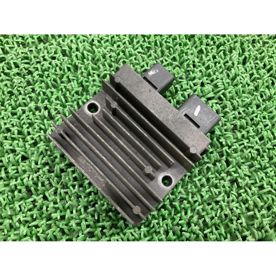 ホンダ（HONDA） VTR250FI レギュレター 純正 中古 バイク 部品 MC33