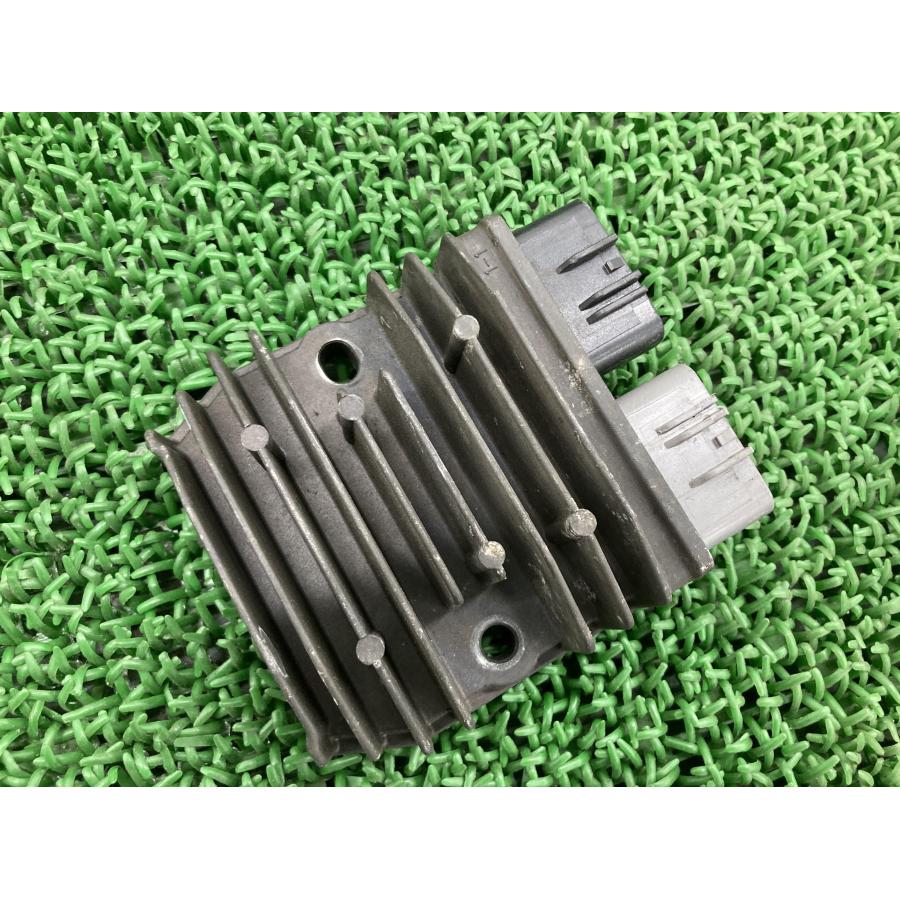 MT-07 レギュレター ヤマハ 純正 レギュレーター レクチファイアー モンスター1200 ハイパーモタード821 XSR700 【中古】 72 ヤマハ発動機 MT-07 レギュレター ヤマハ 純正 中古 バイク 部品