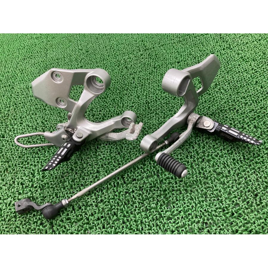 MT-09 ステップ 左右 1RC ヤマハ 純正 RN34J デイトナ製アルミペグ ブレーキペダル シフトペダル シフトロッド 【中古】 76 ヤマハ発動機 MT-09 ステップ 左右 1RC ヤマハ 純正 中古 バイク 部品