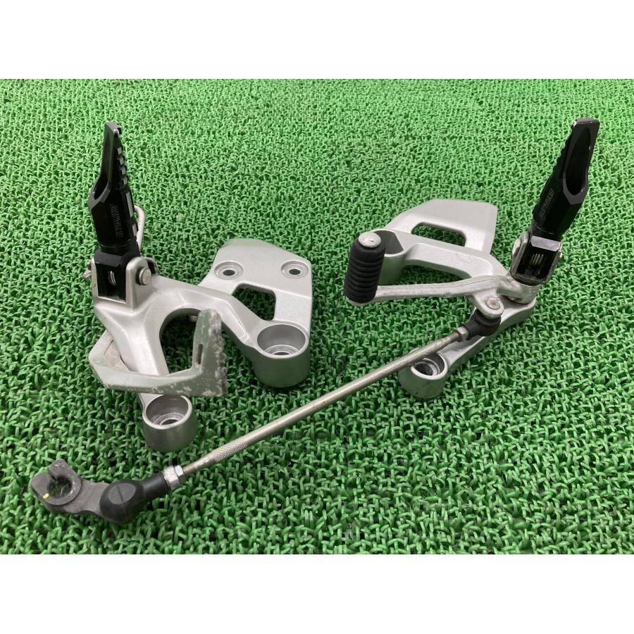 ヤマハ発動機 MT-09 ステップ 左右 1RC ヤマハ 純正 中古 バイク 部品