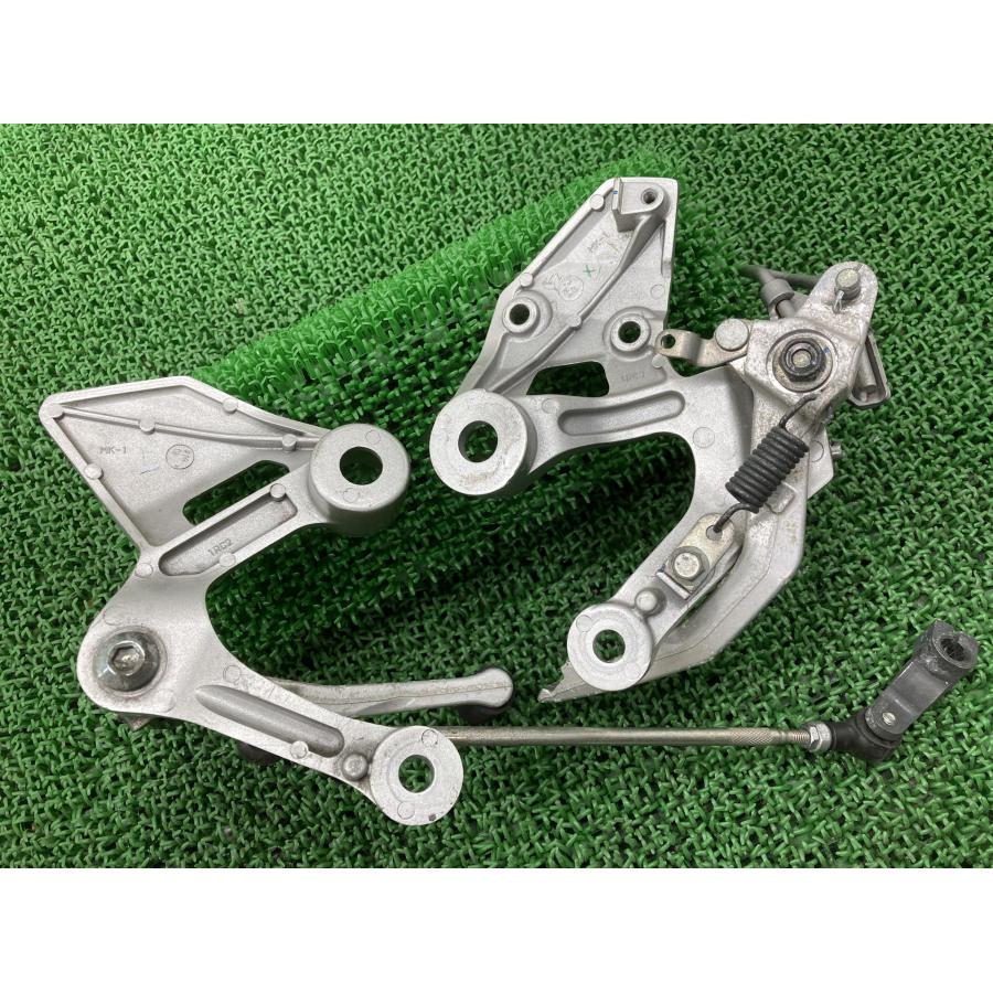 MT-09 ステップ 左右 1RC ヤマハ 純正 RN34J デイトナ製アルミペグ ブレーキペダル シフトペダル シフトロッド 【中古】 76 ヤマハ発動機 MT-09 ステップ 左右 1RC ヤマハ 純正 中古 バイク 部品