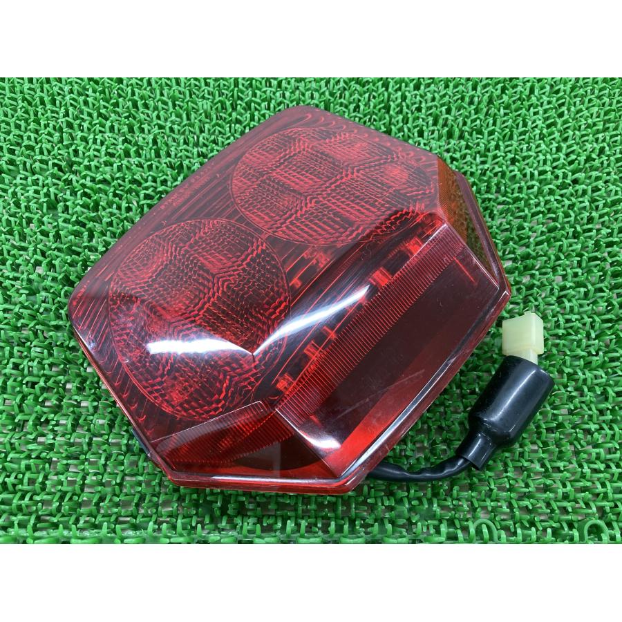 CB1300SF テールランプ P3421 ホンダ 純正 バイク 部品 2007年式外し SC54-1401*** 割れ欠け無し 品薄 希少品 【中古】 23 ホンダ（HONDA） CB1300SF テールランプ P3421 純正 中古 バイク 部品