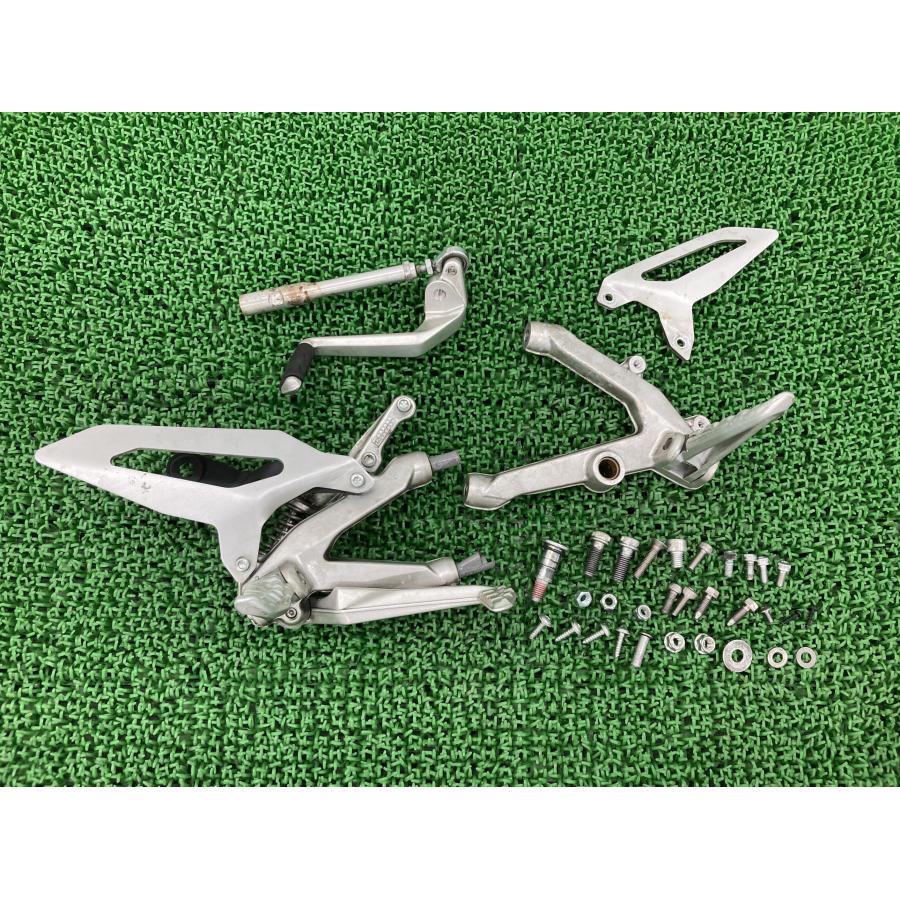 1199パニガーレ ステップ 左 824.3.187.1A ドゥカティ 純正 中古 バイク 部品 899 959 Panigale メインステップ 車検 Genuine 12 1199パニガーレ ステップ 左右 824.3.186.1A/824.3.187.1A ドゥカティ