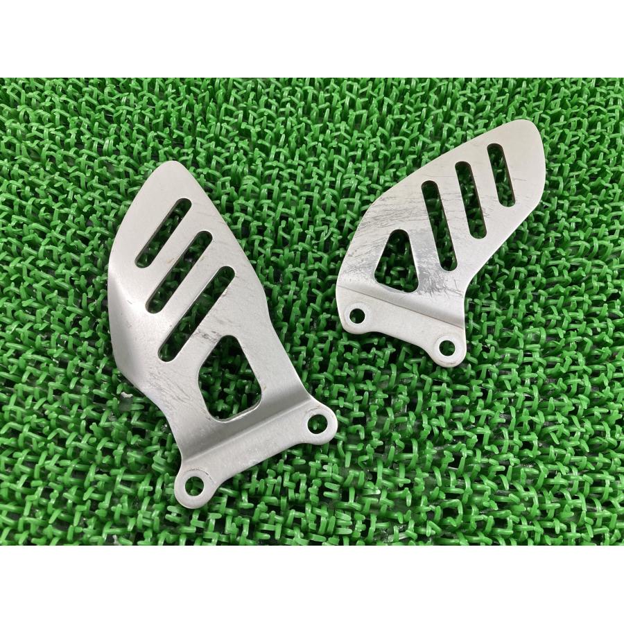 カワサキ（Kawasaki） Z650RS ステップホルダー 左 1348 純正 中古