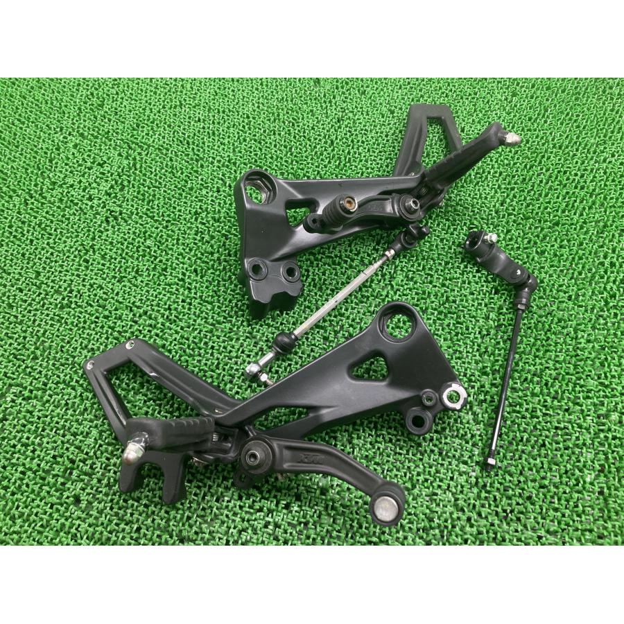 RC390 ステップ 左右 905.03.038.000/905.03.039.000 KTM 純正 905.03.038.000 905.03.039.000 RC125 ブレーキペダル 【中古】 47 RC390 ステップ 左右 905.03.038.000/905.03.039.000 KTM 純正 中古
