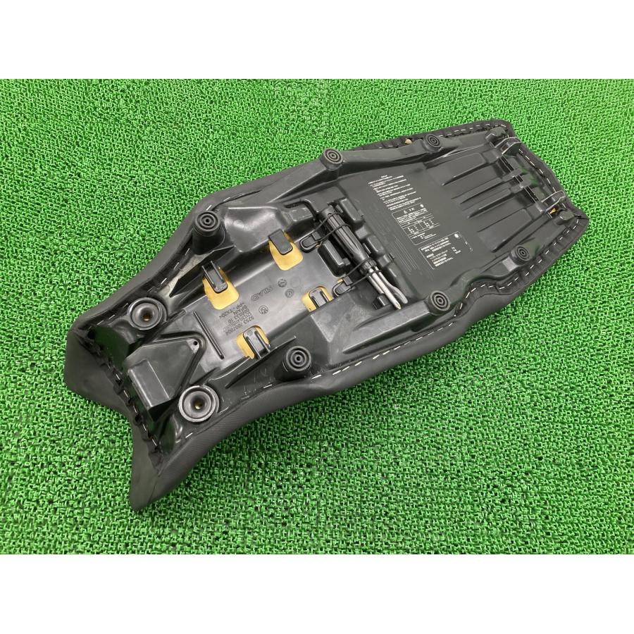 F700GS シート 5253 7697694  純正 バイク 部品 5253 76997694 800GS F650GS 破れ無し コンディション良好 【中古】 10 F700GS シート 5253 7697694 BMW 純正 中古 バイク 部品 76997694