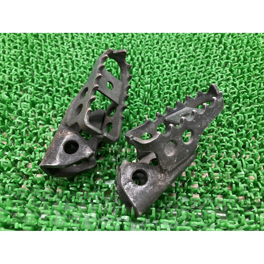 ヤマハ発動機 セロー250 ステップペグ 左右 ヤマハ 純正 中古 バイク