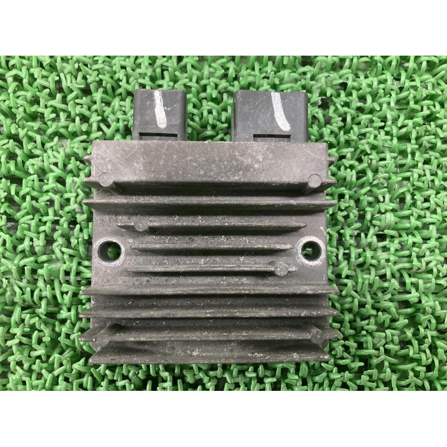 cb400sf nc42 純正レギュレータ　新品未使用 ホンダ（HONDA） CB400SF レギュレター 純正 中古 バイク 部品 NC42