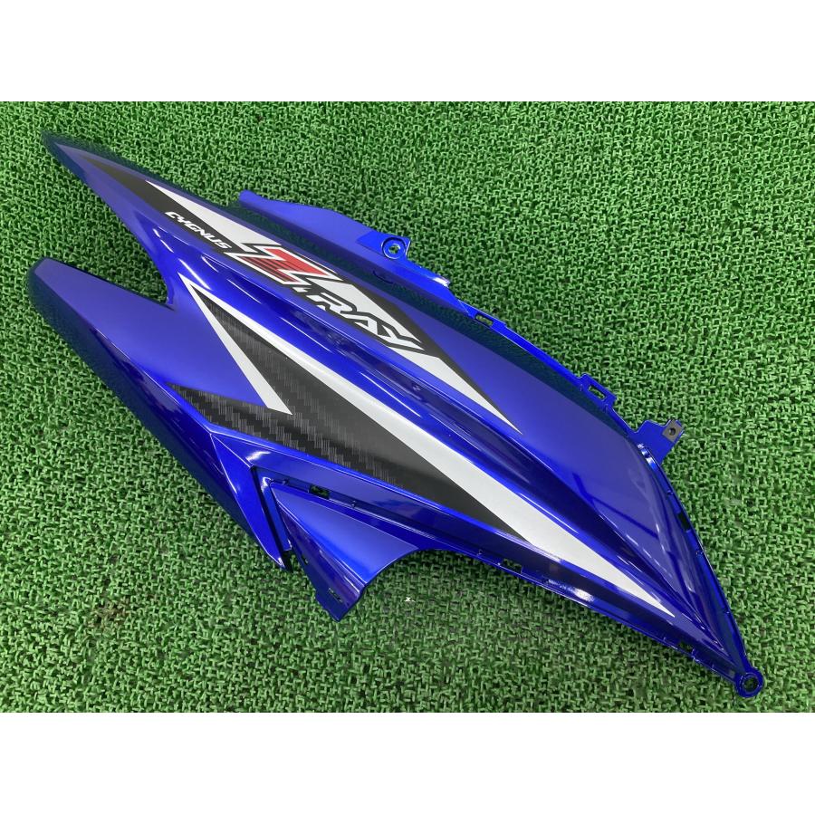 シグナスRAY-Z シートカウル 右 パール 1GC ヤマハ 純正 バイク 部品 CYGNUS レイズィー 極上品 ハイクオリティ 【中古】 76 ヤマハ発動機 シグナスRAY-Z シートカウル 右 青M 1GC ヤマハ 純正