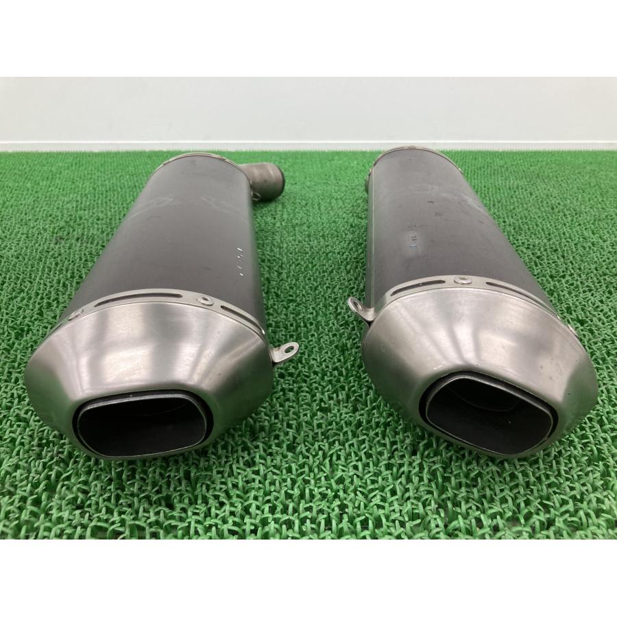 1098S サイレンサーマフラー 573.1.299.1D/574.1.296.1D！ ドゥカティ 純正 中古 573.1.299.1D 574.1.296.1D コケキズ無し 品薄