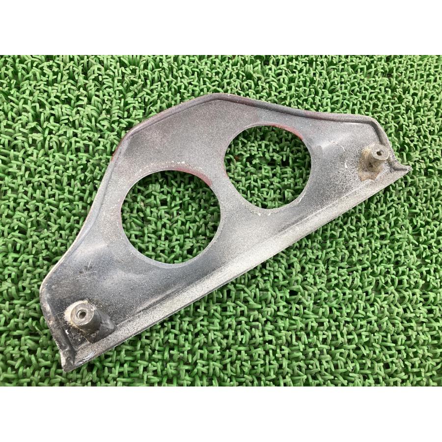 NSR250R リアカバー 白/赤 MC18-1115*** 社外 MC18-1102 テールカウル テールカバー ノーマルタイプ 割れ欠け無し 【中古】 61 NSR250R リアカバー 白/赤 MC18-1115*** 社外 中古 バイク 部品 MC18