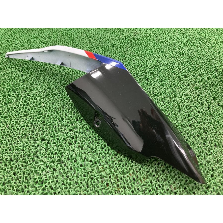 ZXMT製S1000RR シートカウル 左 白/青/黒 社外 バイク 部品 K67 19-21年  ノーマルタイプ テールカウル カスタム素材に 【中古】 44 ZXMT製S1000RR シートカウル 左 白/青/黒 社外 中古 バイク 部品 K67